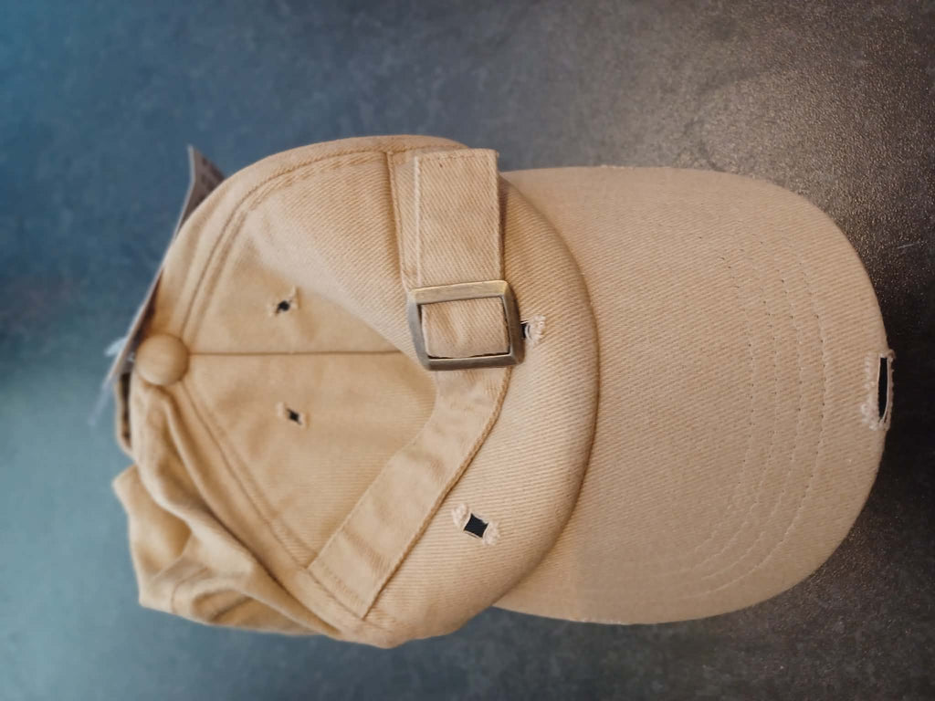 A Wear Stone Buckle Baseball Cap