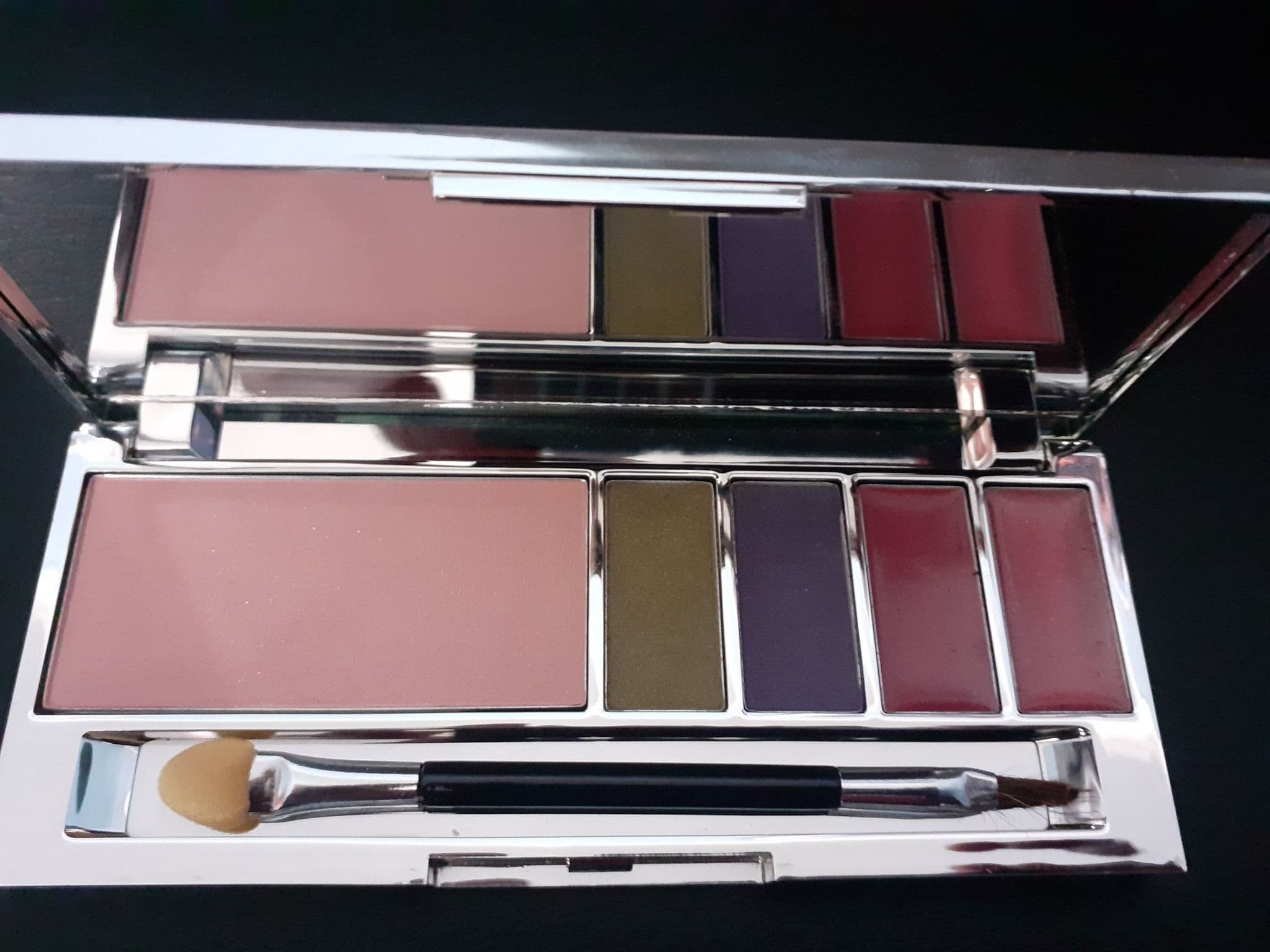 Number Seven Anniversary Compact