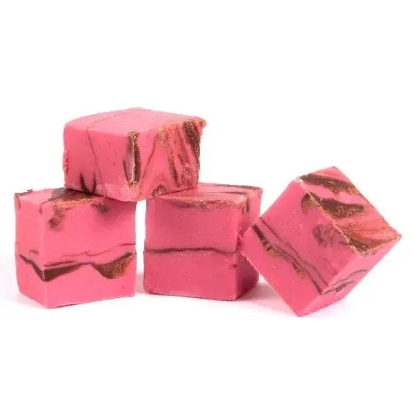 The Fudge Factory Strawberry  Fudge 100g  (UK)
