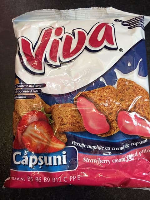 Viva Strawberry Filled Pillows 200g Bag  (Romania)